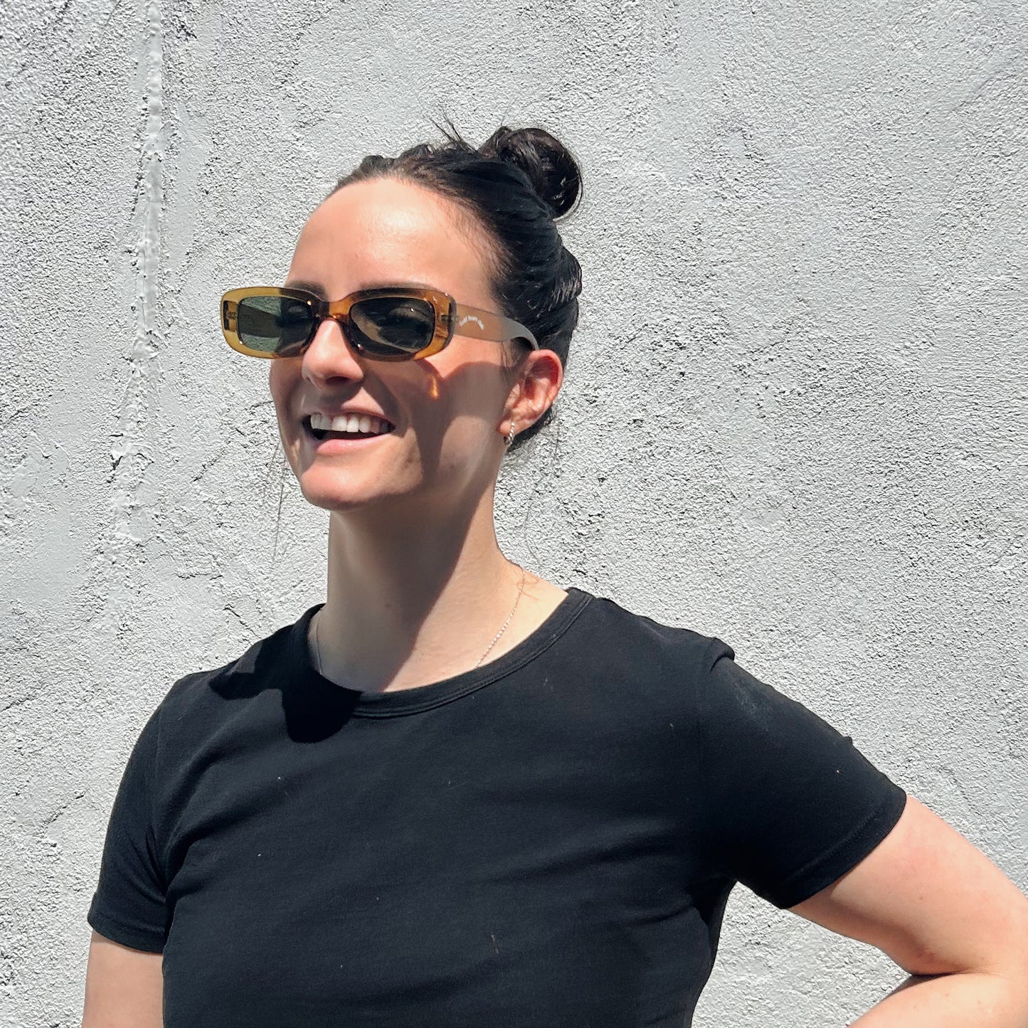 Lunettes soleil femme tendance Kiwi Gold Heart Club