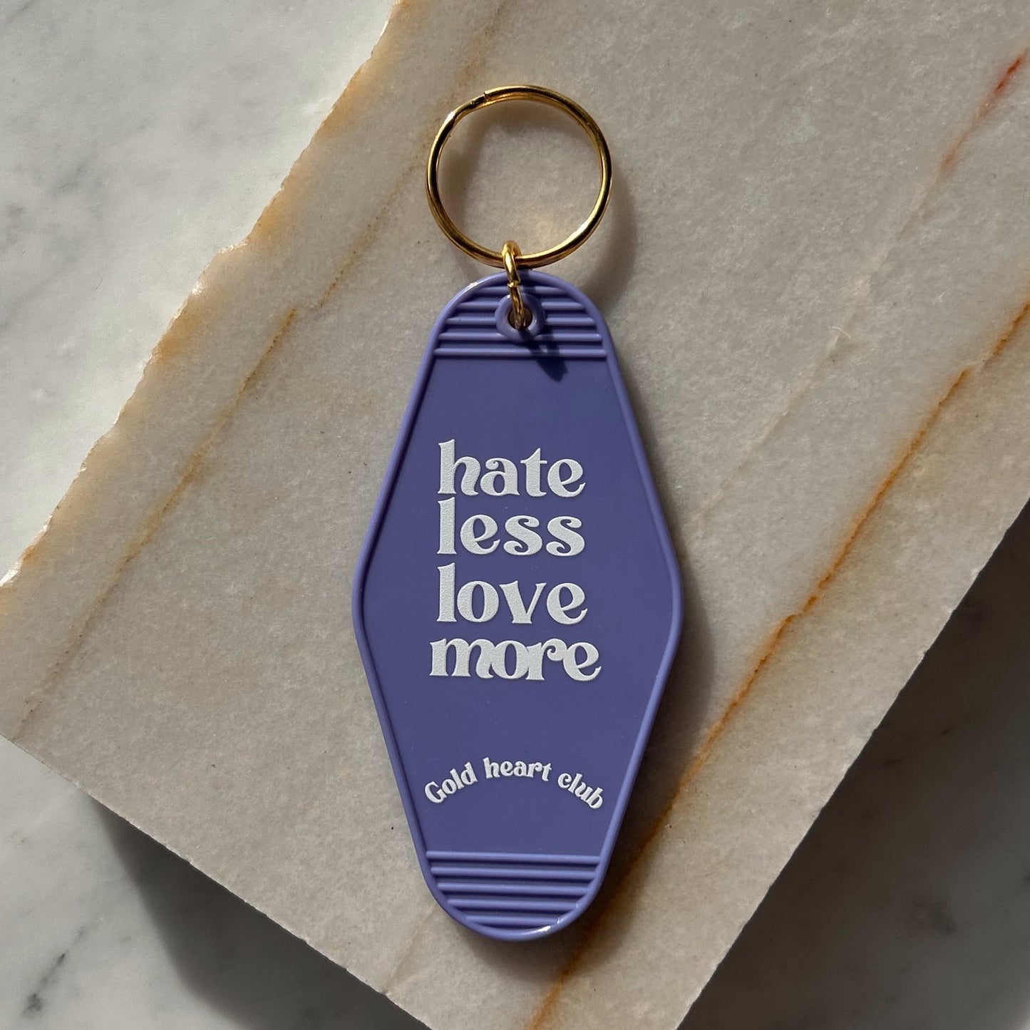 Porte clé Hate Less Love More Gold Heart Club
