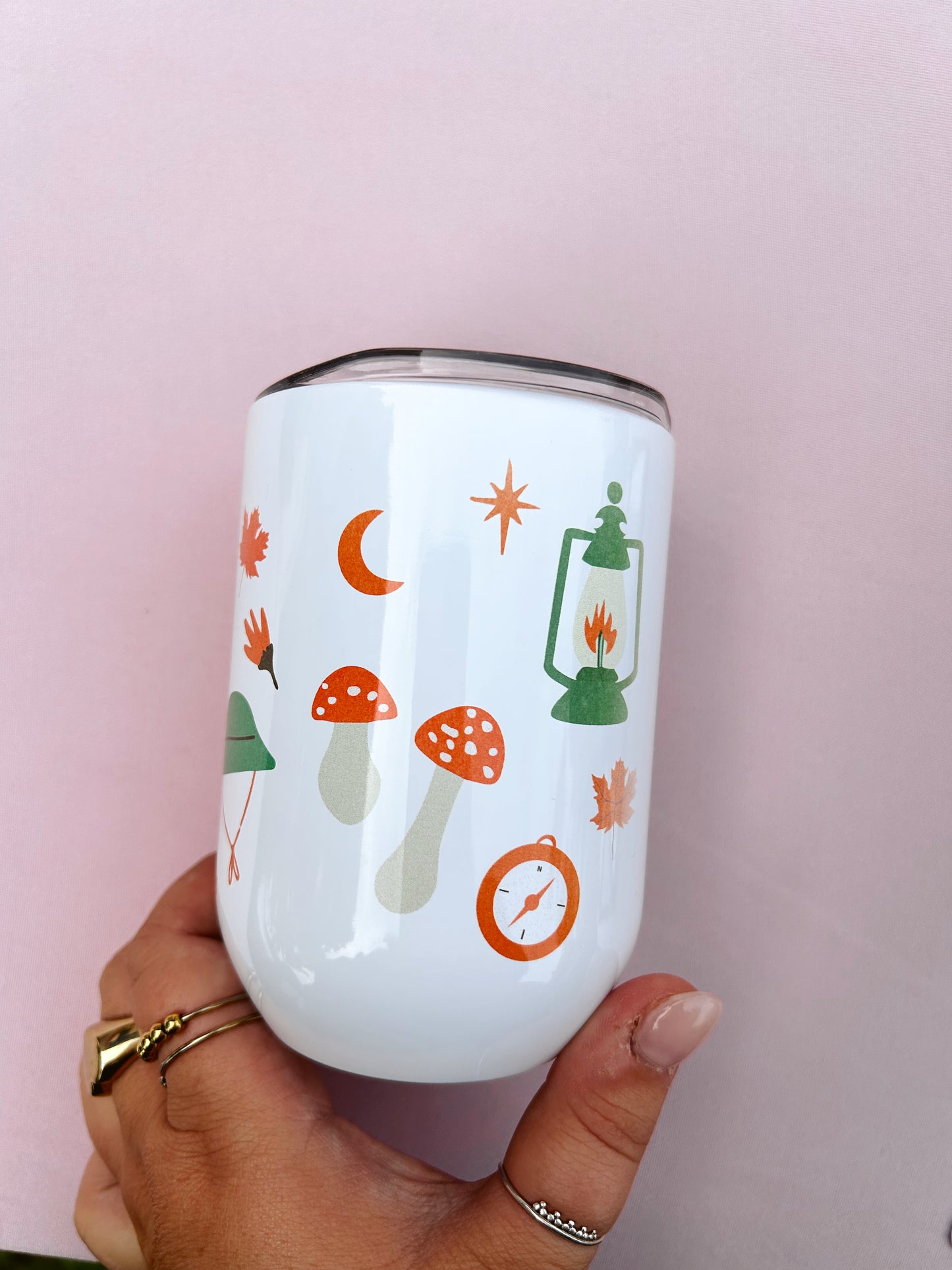 Tumbler à vin illustré Plein Air Gold Heart Club fait au Québec