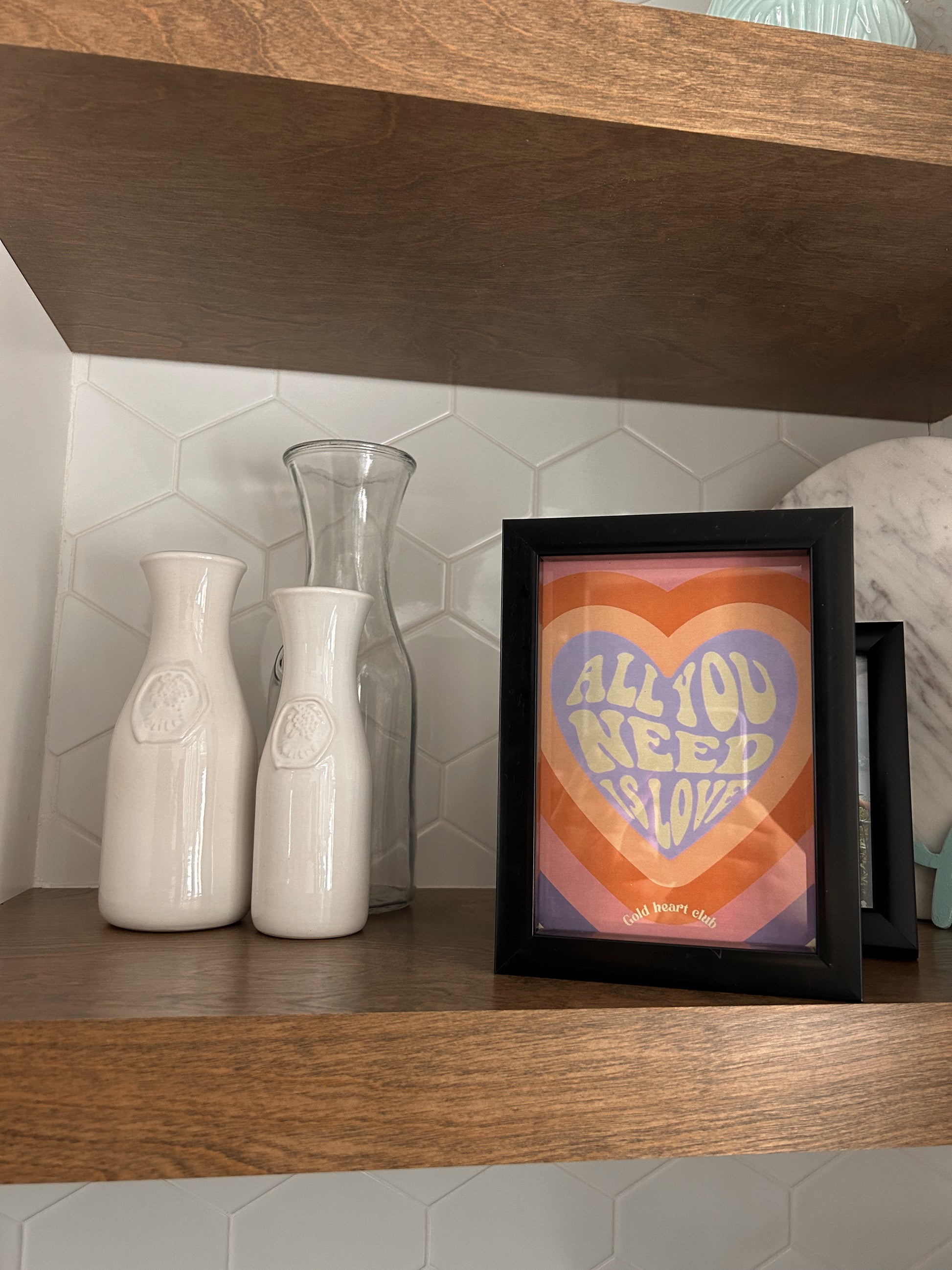 Illustration All You Need Is Love fait au Québec Gold Heart Club