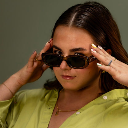 Lunettes soleil femme tendance Kiwi Gold Heart Club