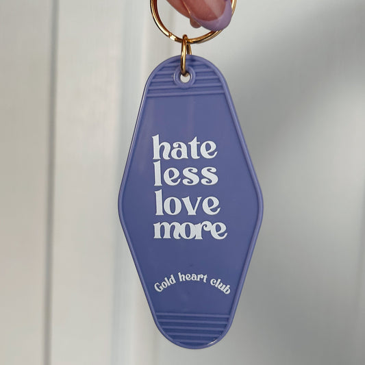 Porte clé Hate Less Love More Gold Heart Club