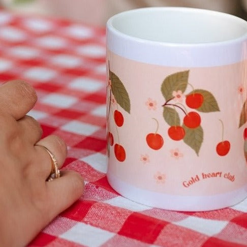Tasse céramique illustrée Cerises Gold Heart Club fait au Québec
