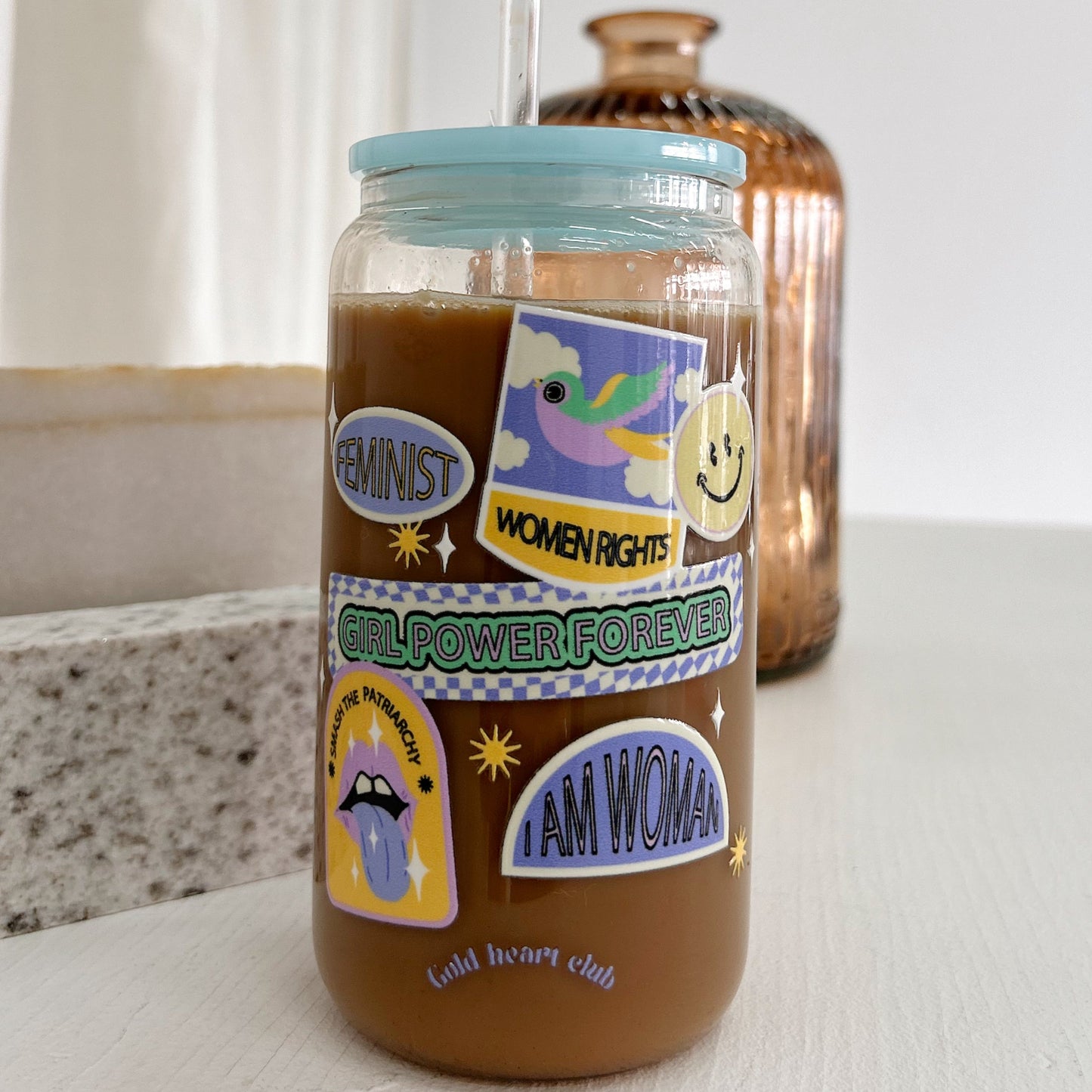 Verre illustré Féministe fait au Québec Gold Heart Club